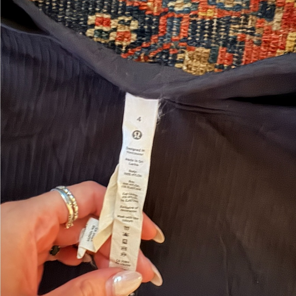 Lululemon Athletica Black -Ebb To Street Long- Sleeve Shirt Crop Top - Picture 4 of 4